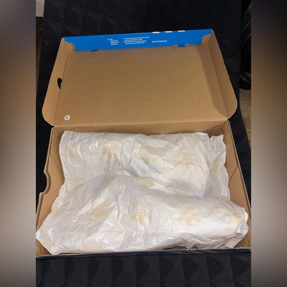 Men’s size 11.5 white adidas Ozrah sneakers shoes - Picture 4 of 7